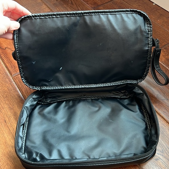 Black Beis Bundle, Convertible Weekender bag and Weekender Mini, &Cosmetic pouch - Picture 10 of 16